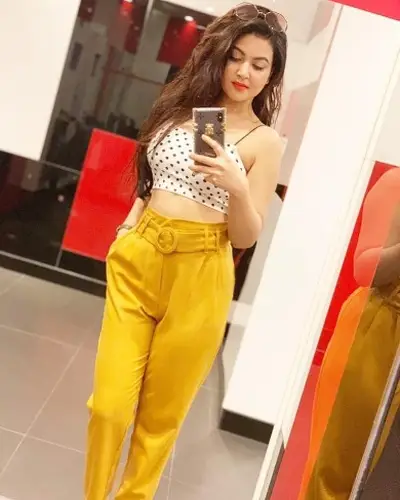 Esha Khan